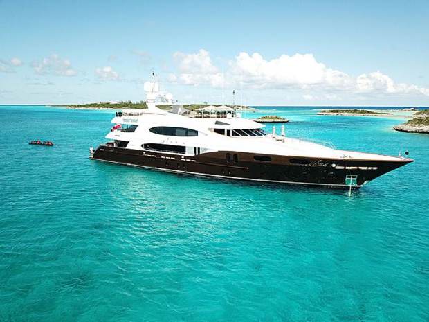 49m Trinity M/Y Glaze at anchor